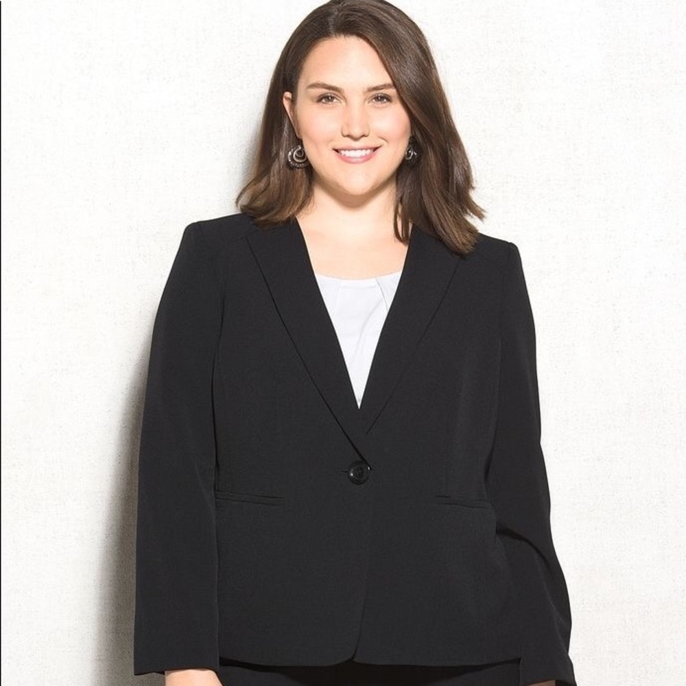 Fabulous Black Jones Studio Stretch Crepe Blazer!